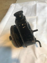 Load image into Gallery viewer, Mercruiser Power Steering Pump - V belt - Black top cap