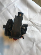 Load image into Gallery viewer, Mercruiser Power Steering Pump - V belt - Blue top cap